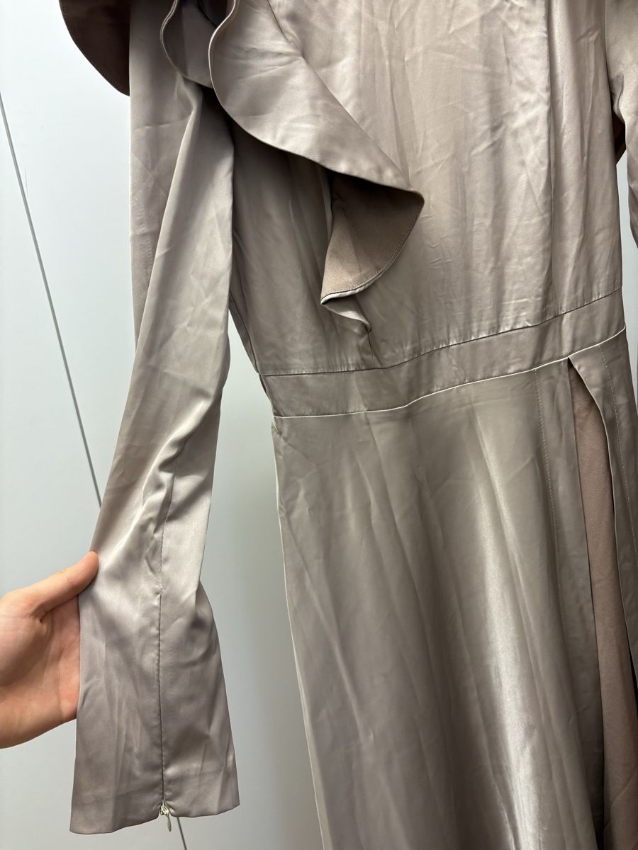 Kleider: Elegantes Abendkleid in glänzend-taupe, M – Neu und originalverpackt aus Basel von lolushka 5