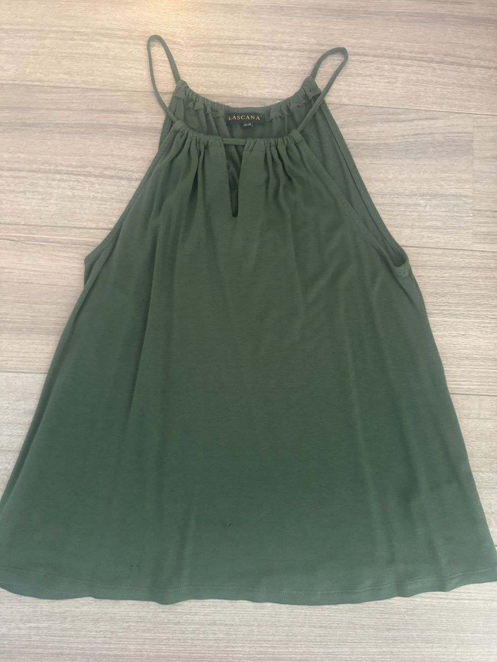 Lascana Top: Oberteil LASCANA Gr. 36/38 olive – Usato da Bonstetten venduto da VCLS