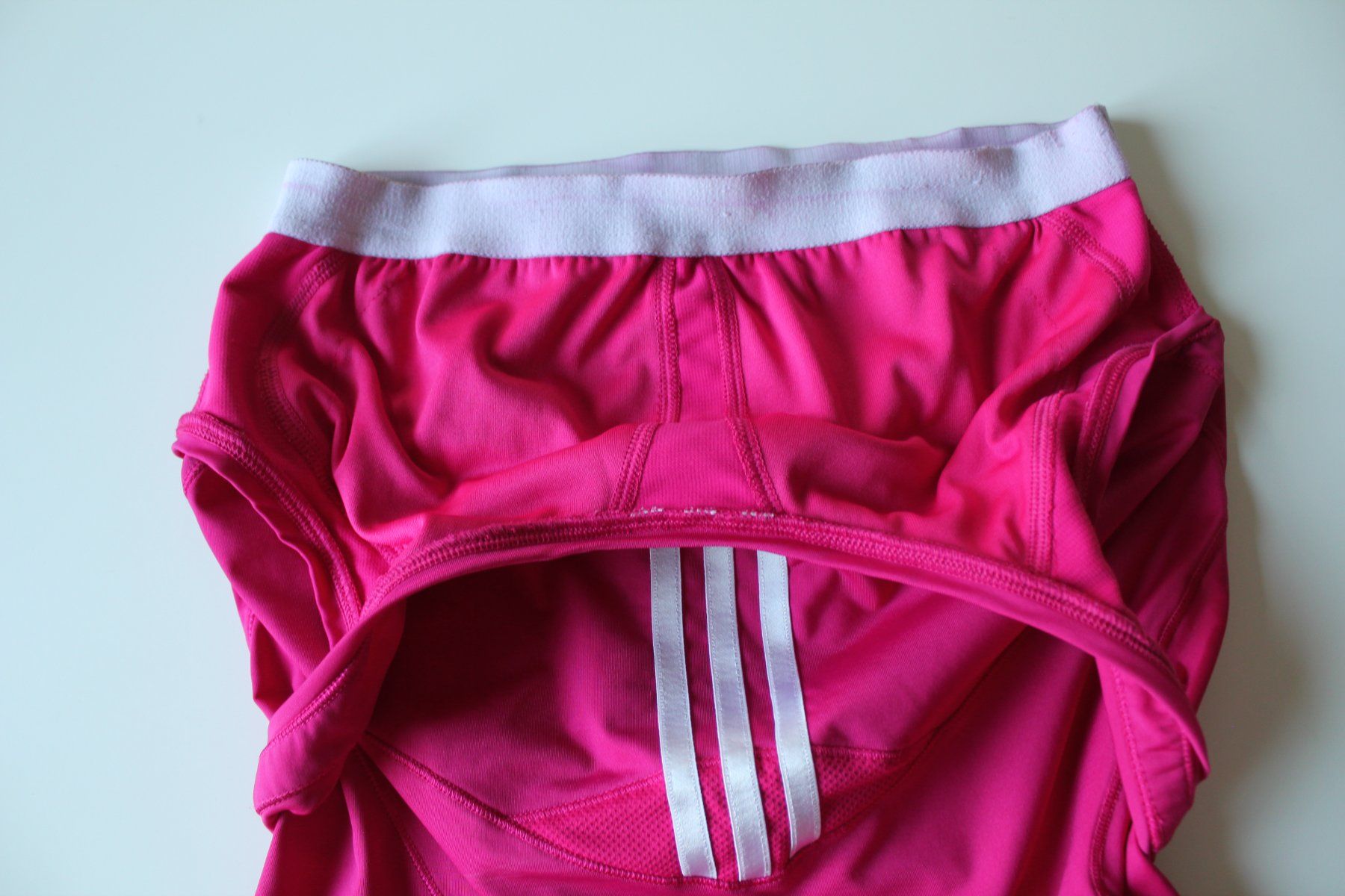 Adidas Tops: Débardeur Adidas rose t. env. M – Gebraucht aus Peseux von Gilloss 2