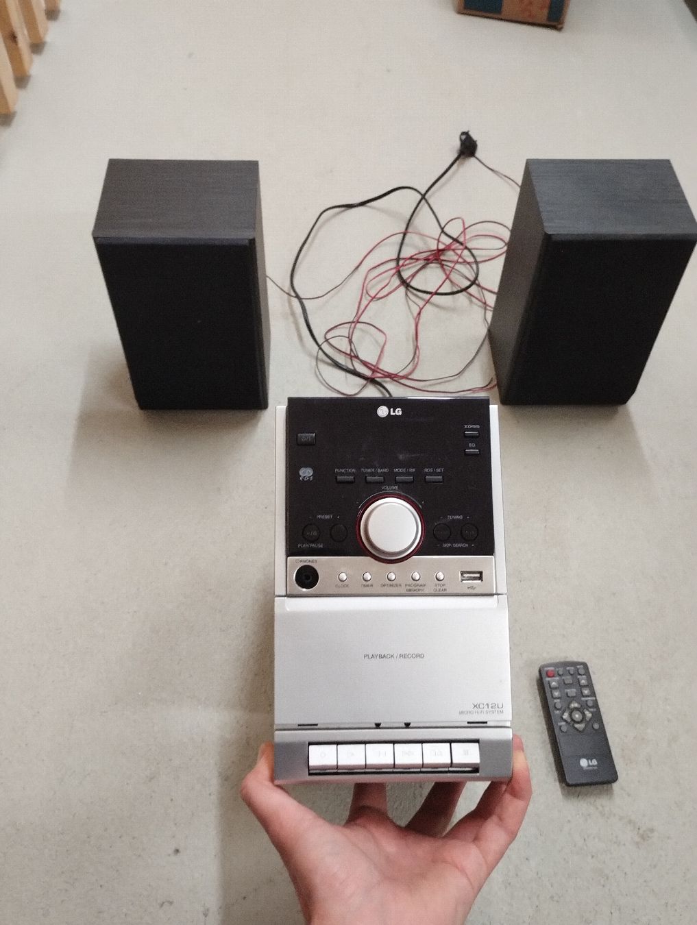 LG Multimediaplayer & Streamer: LG Micro Hi-Fi System XC12U, Speakers & Remote – Gebraucht aus Zürich von danihell 4