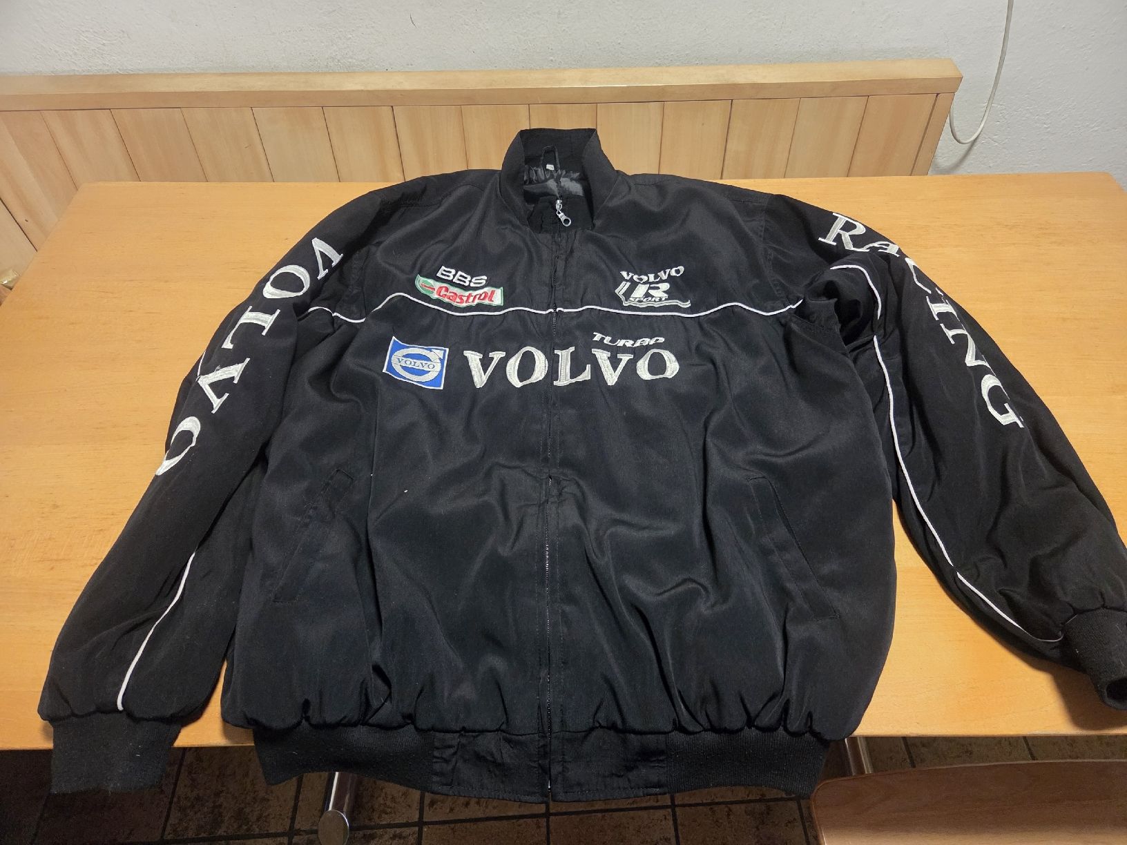 Jacken: Volvo Jacke 5xl – Gebraucht aus Ebnet von Volvo.Power 3