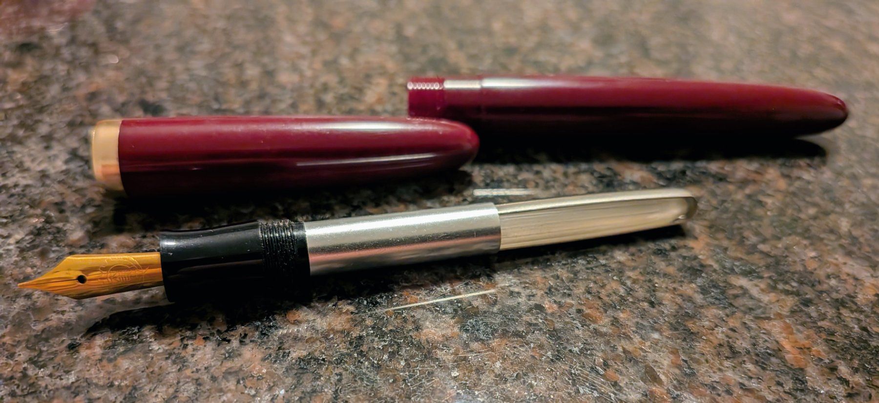 Penna & Evidenziatori: Füllfederhalter bordeaux Gold Design – Nuovo (secondo la descrizione) da Bern venduto da KlickUndWeg 2
