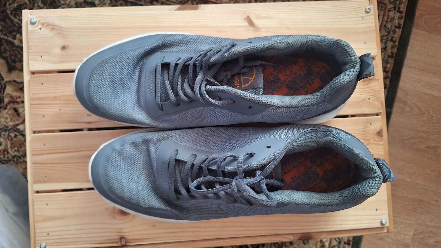 Ellesse Herrenschuhe: Ellesse Turnschuhe / Sneaker Grau Grösse 45 – Gebraucht aus Winterthur von _lxeah 3