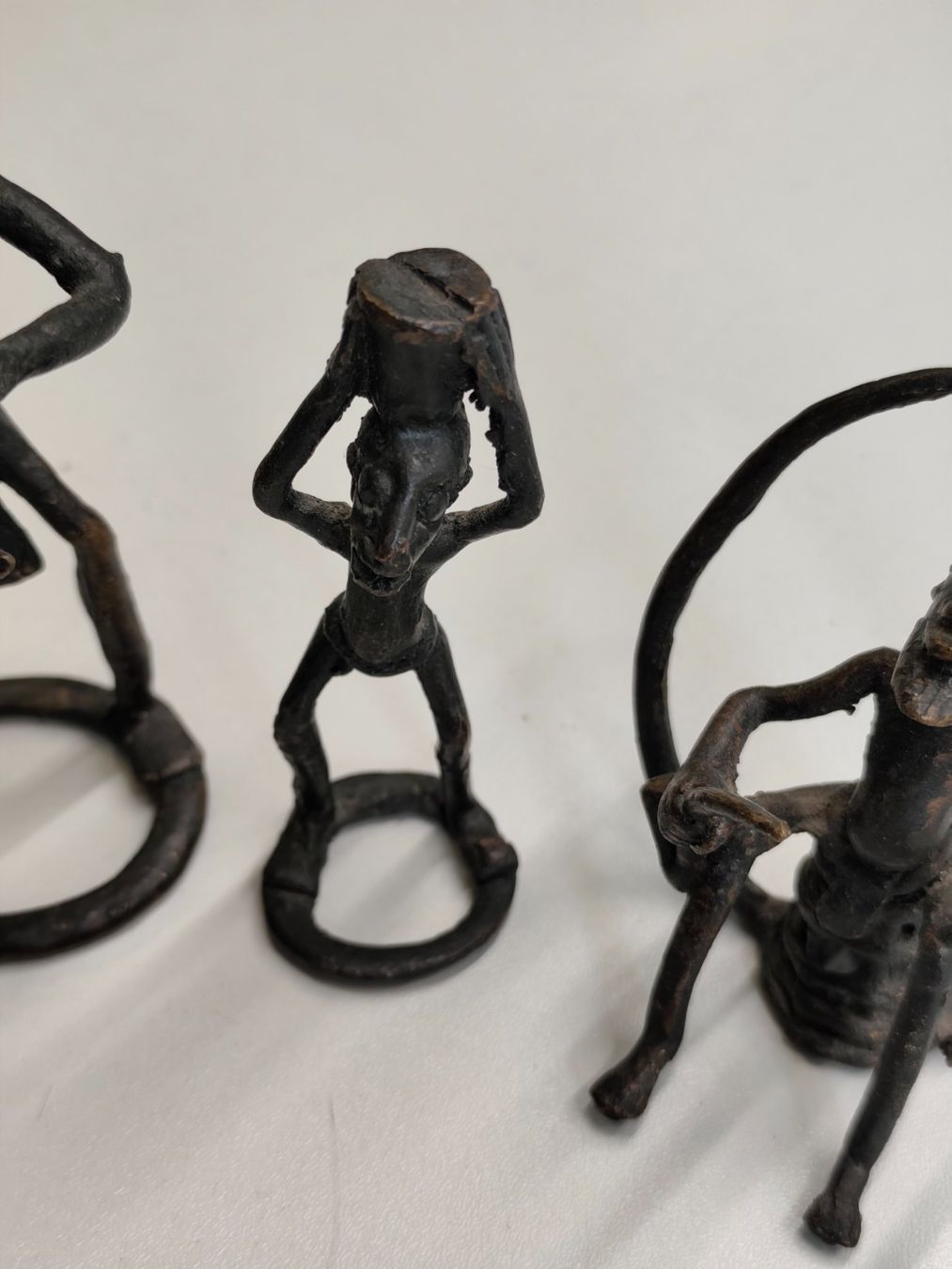 Statuette: Afrika Bronzefigur Ashanti-Stil / Goldgewichte ?? – Usato da Goldswil b. Interlaken venduto da troedlermarkt-goldsw 2