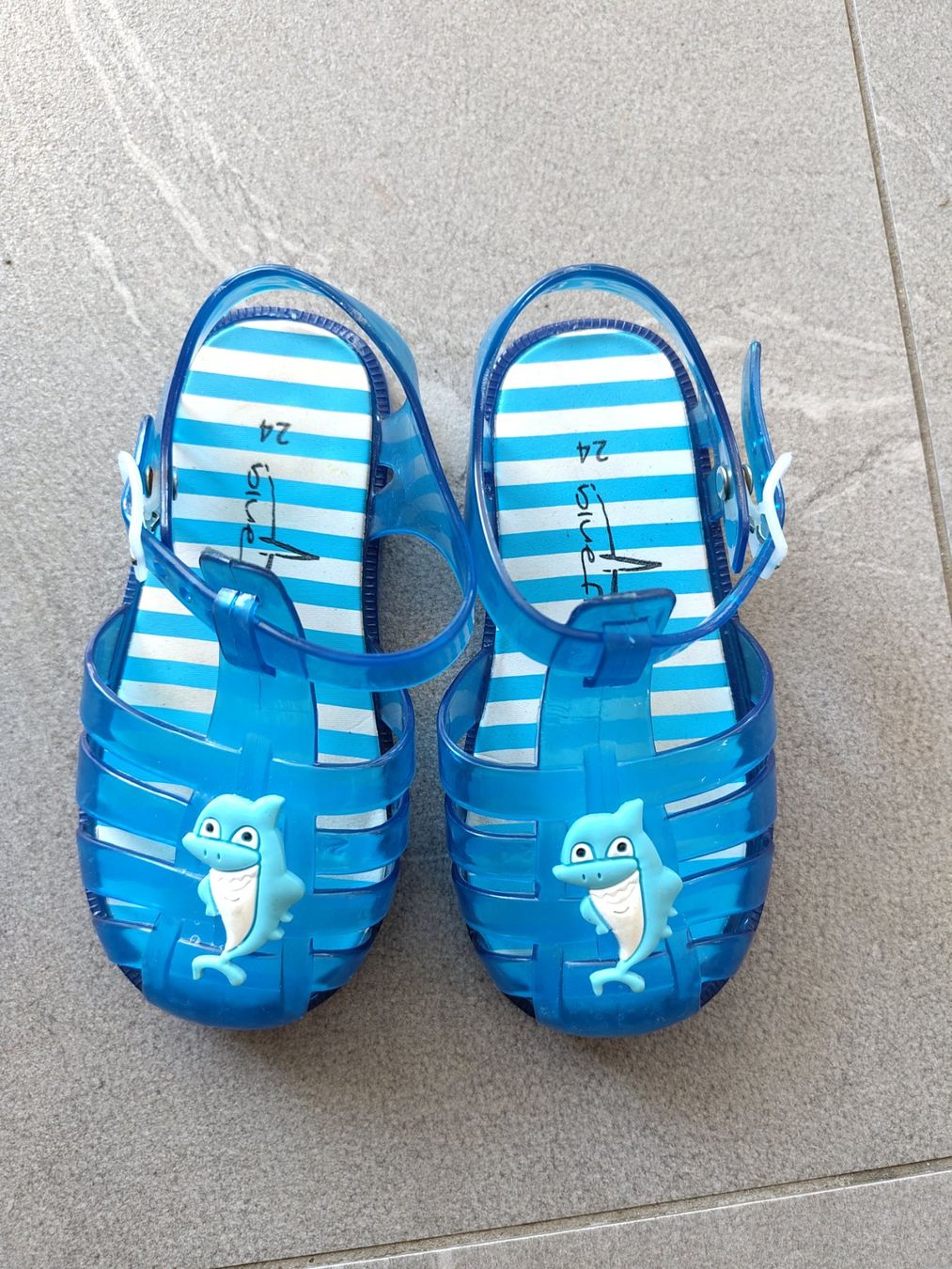 Scarpe per ragazzi: Kinder Badeschuhe (Gr. 24) – Usato da Reichenburg venduto da DerUhu 2