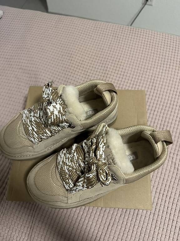 Damenschuhe: UGG Lowmel - Sand – Gebraucht aus Studen von pul_fyx2 2