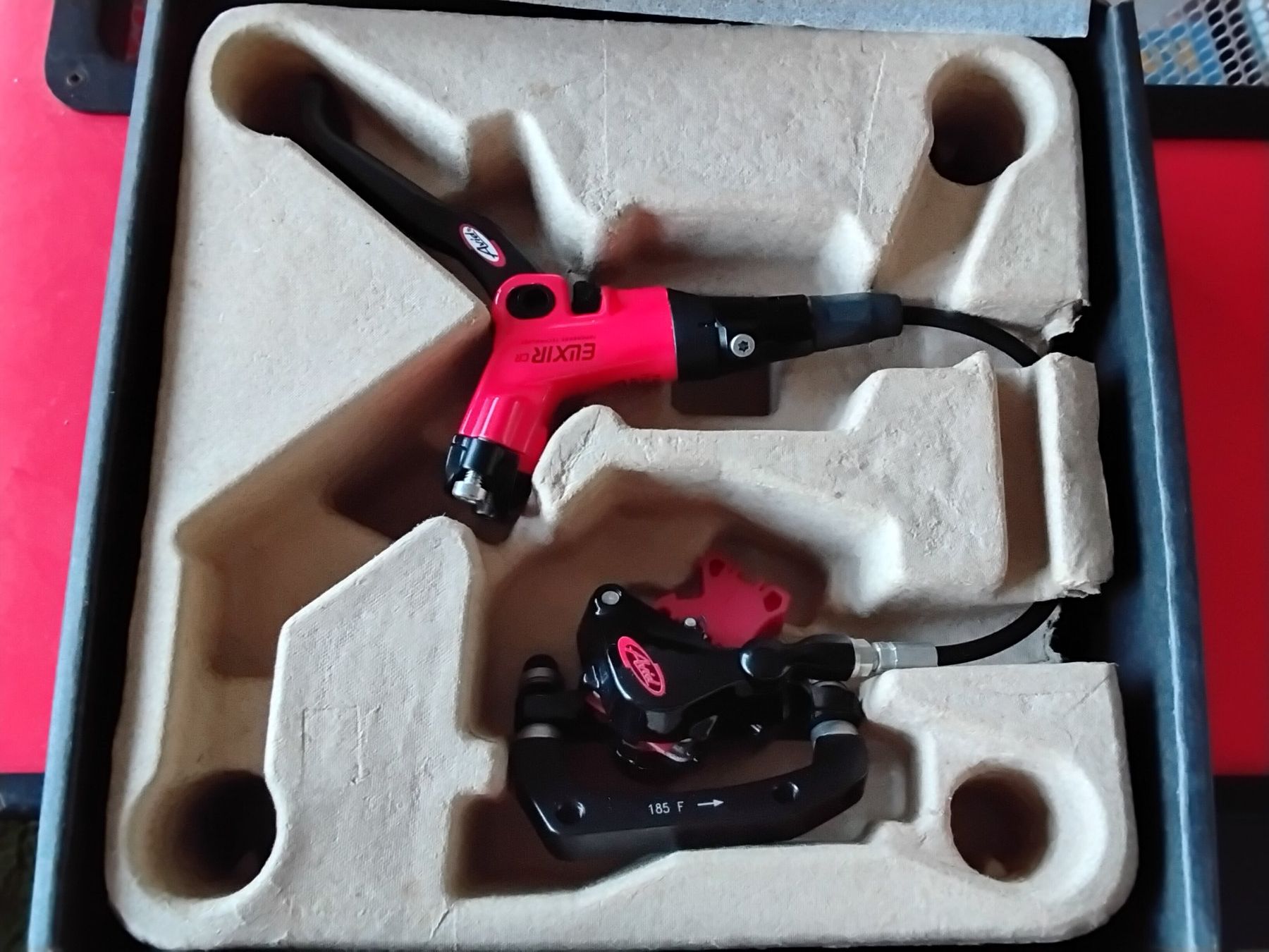 Avid Pezzi di ricambio: AVID ELIXIR CR rot/ schwarz disk brake front left – Nuovo e nell'imballaggio originale da Lohn-Ammannsegg venduto da analogis