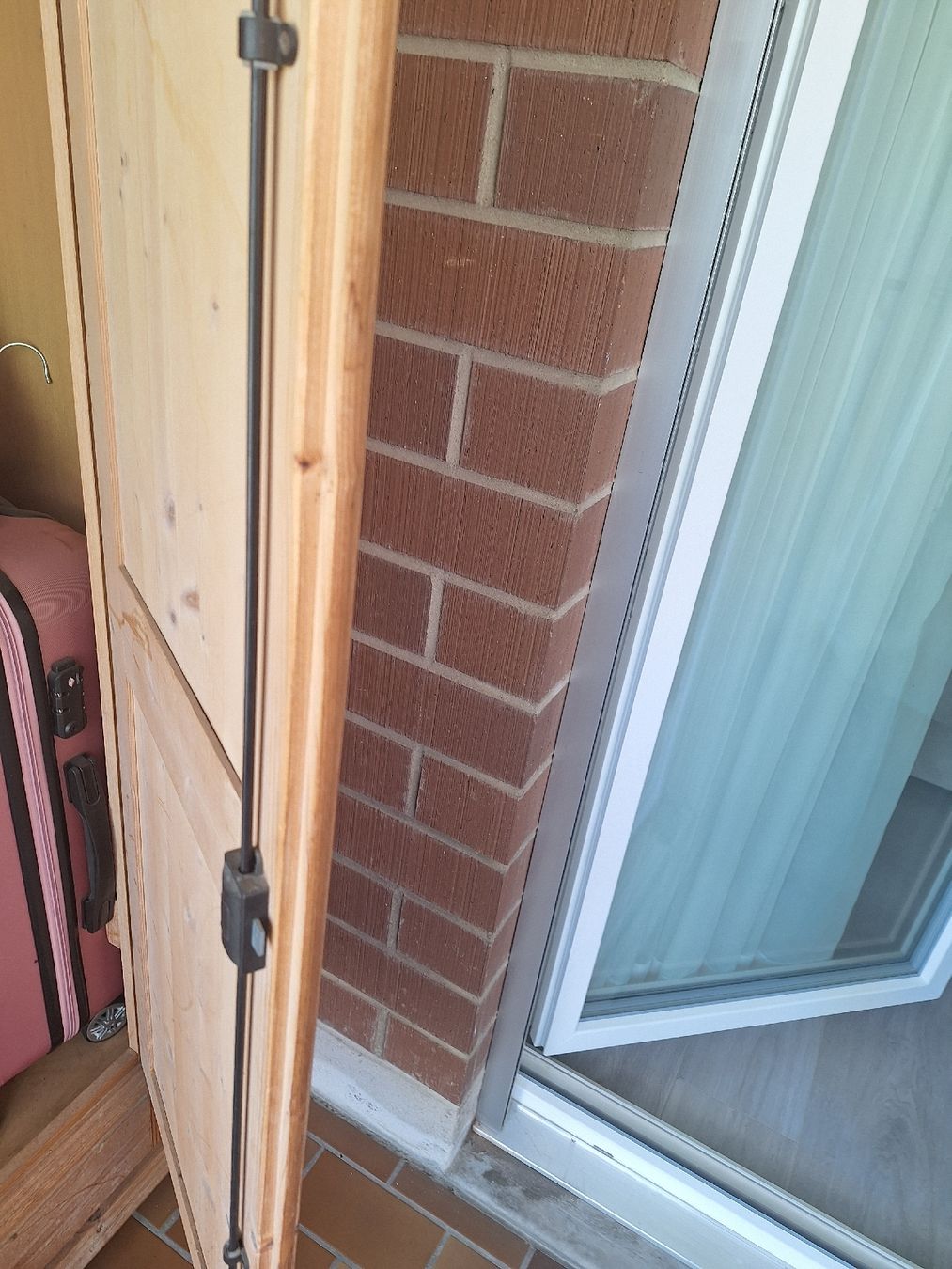 Armadi: Vintage Kleiderschrank,  rustikal – Difettoso da Ettingen venduto da Platzhirsch63 6