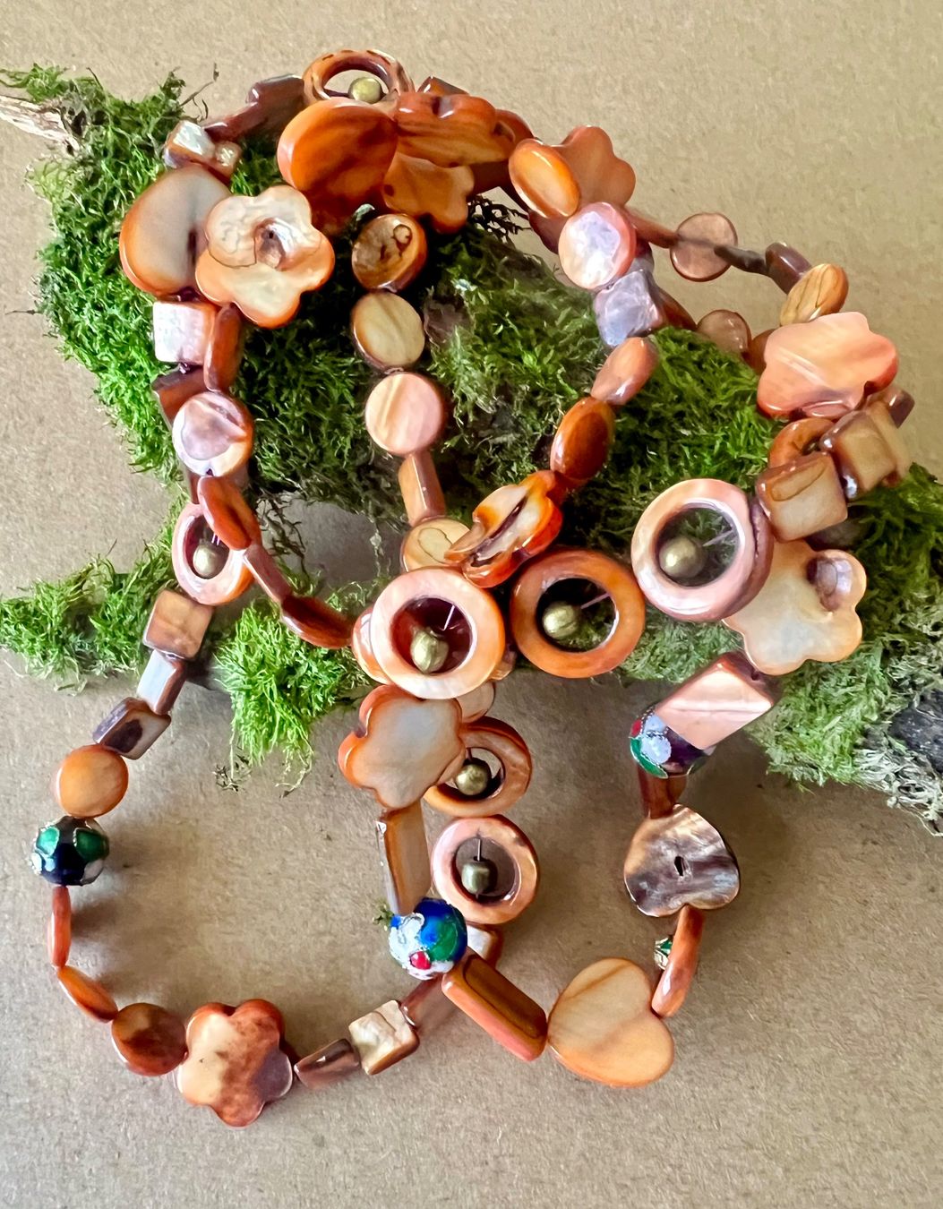 Ketten: Boho Longkette Perlmutt mit Herzen & Cloisonné - Unikat – Gebraucht aus Ruswil von artbyhand 2