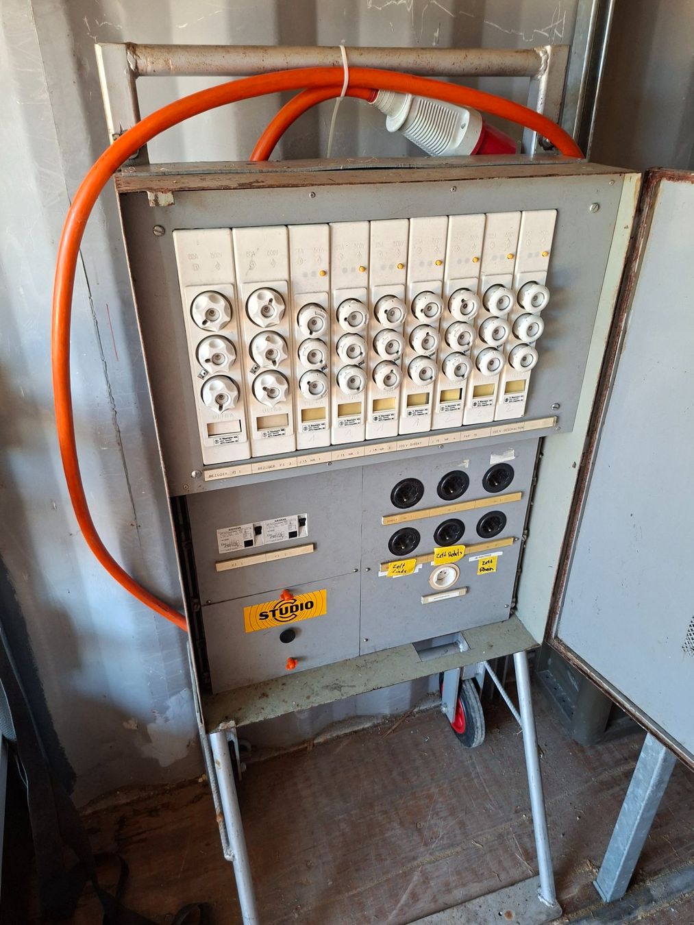 Elettrotecnica: Stromkasten – Usato da Wallbach venduto da Pitralon1 1