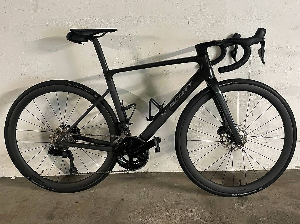 Biciclette: SCOTT Addict RC 30 M | 105 Di2 – Usato da La Tour-de-Peilz venduto da osc_wcw7