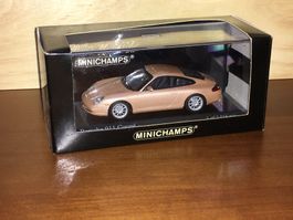 Porsche 911 / 996 Carrera 4 1/43 Lachssilber