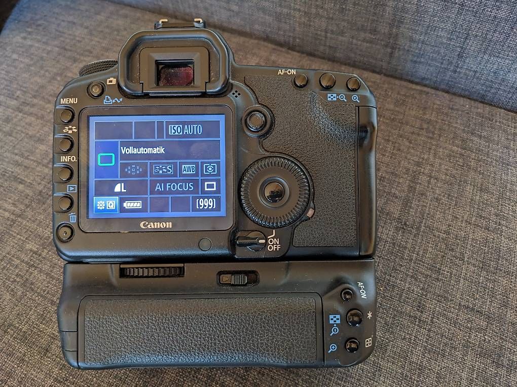 Canon Fotocamera: Canon EOS 5D Mark II EF 50 1.8 STM BG-E6 Gratisversand – Usato da Innertkirchen venduto da Flir 2