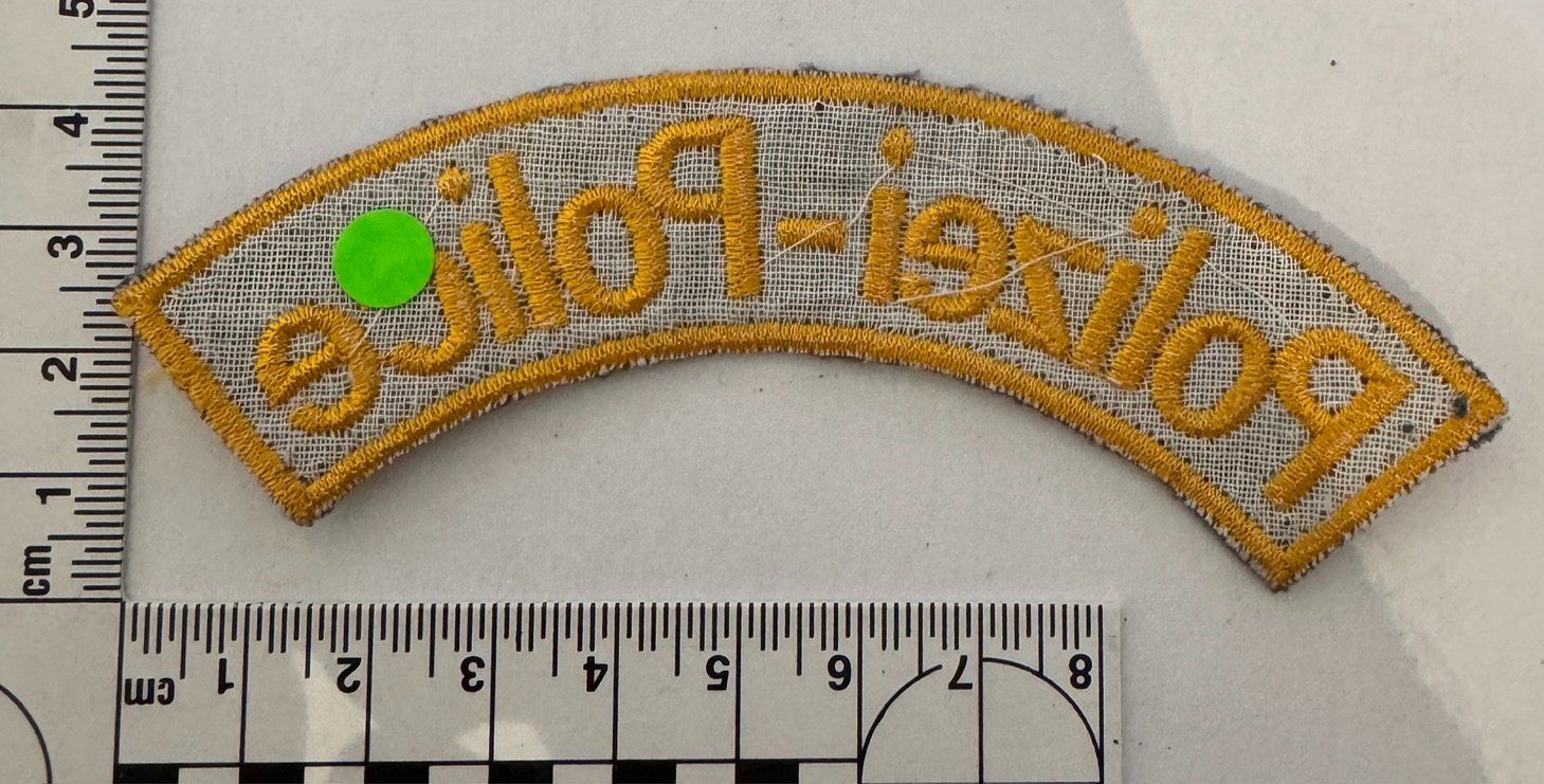 Placchette & Badge: 1 Polizei Abzeichen "Polizei-Police" – Nuovo (secondo la descrizione) da Zürich venduto da Policepatch 1