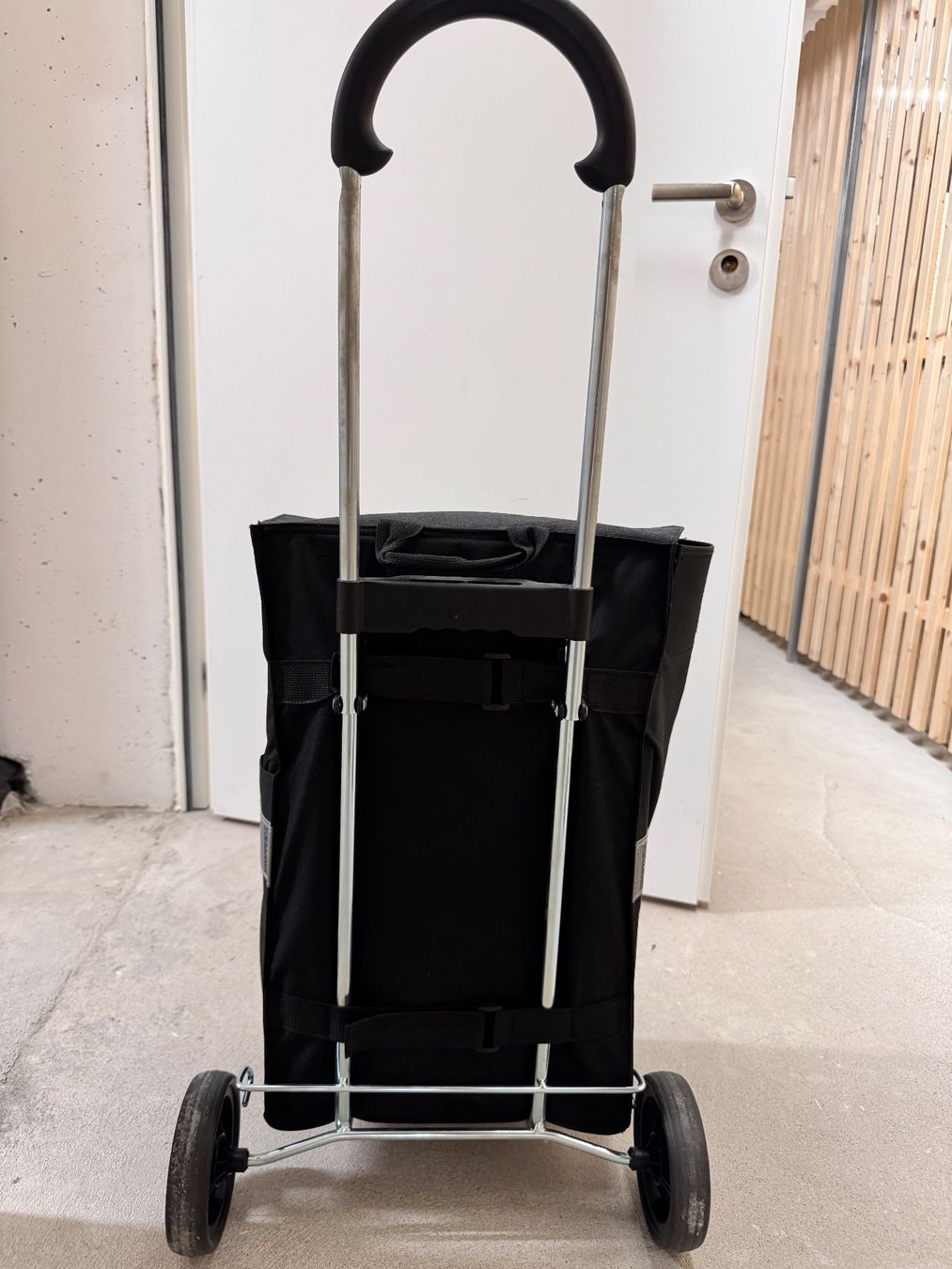 Sonstiges für Haushalt & Wohnen: Einkaufstrolley / Einkaufswagen mit Rollen – Gebraucht aus Horgen von alj_l7yt 2