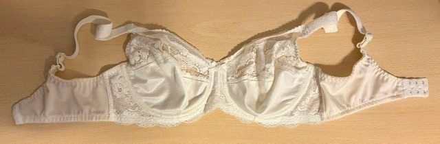 Triumph Autres dessous: BH Triumph C85, off-white. ungetragen – Neuf (Voir description) à Glattfelden par Matschtli30