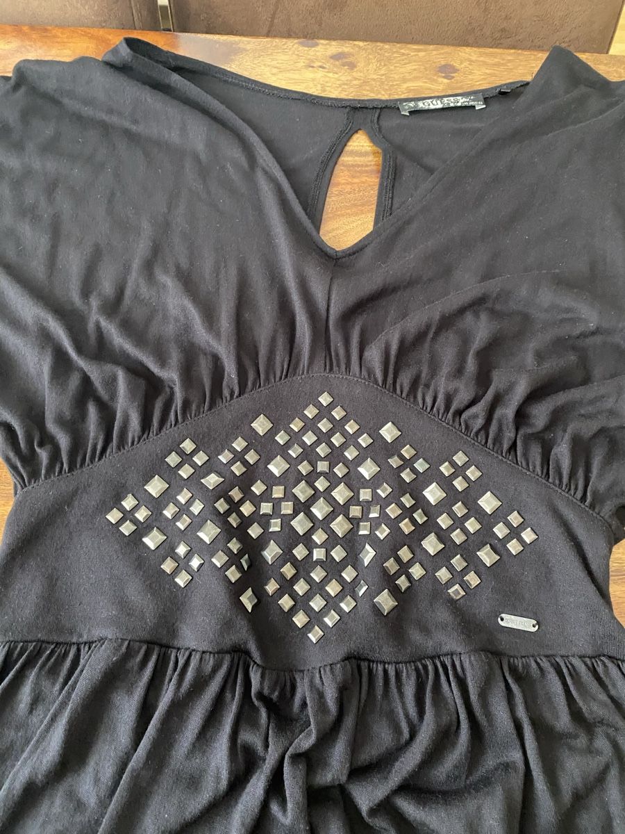 Guess Kleider: Schwarzes Guess Kleid mit Nieten Gr. S – Gebraucht aus Zürich von Nutla 2