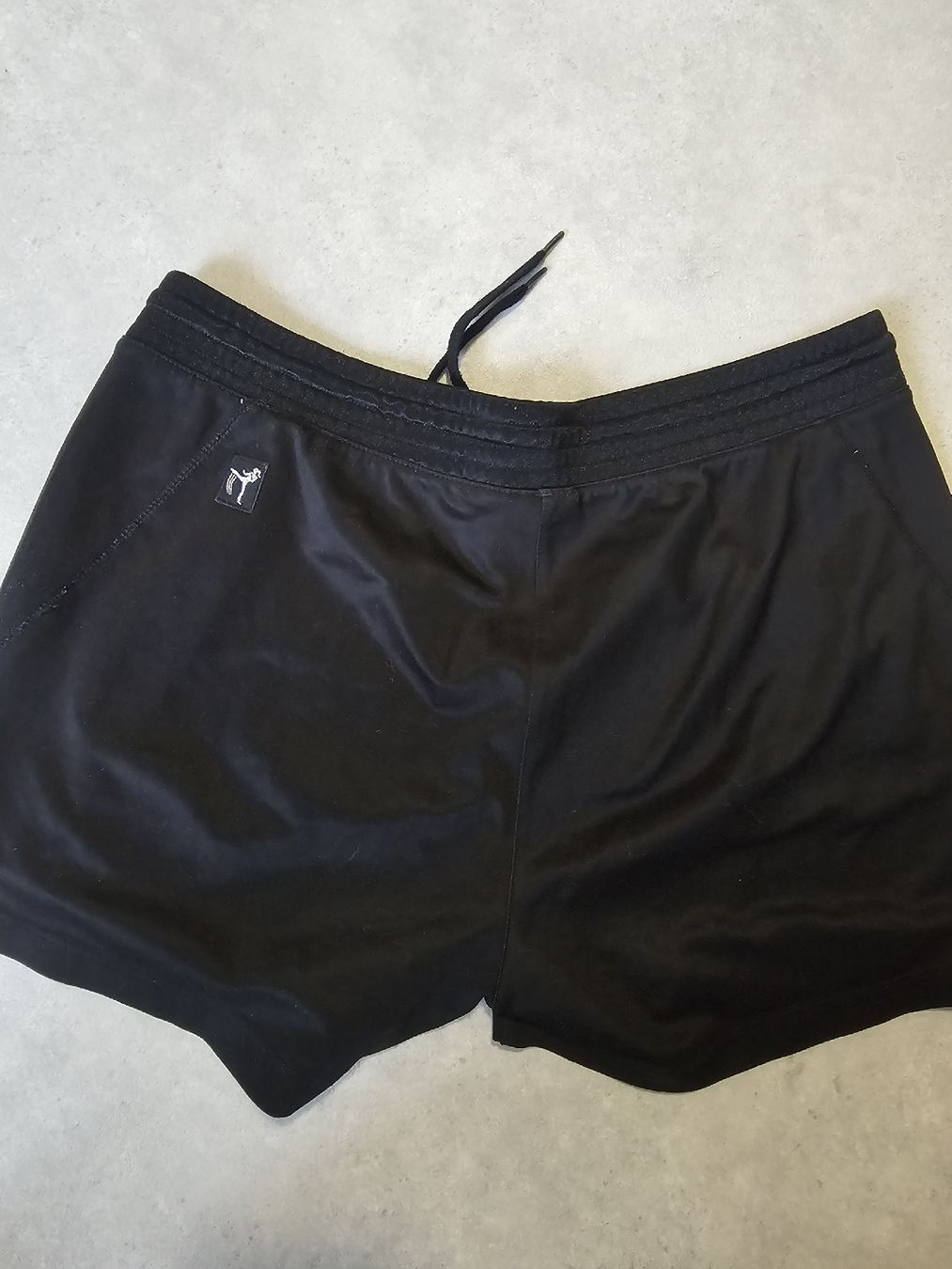Adidas Hosen: Shorts Adidas noir taille L – Gebraucht aus Sornetan von T.a333 1
