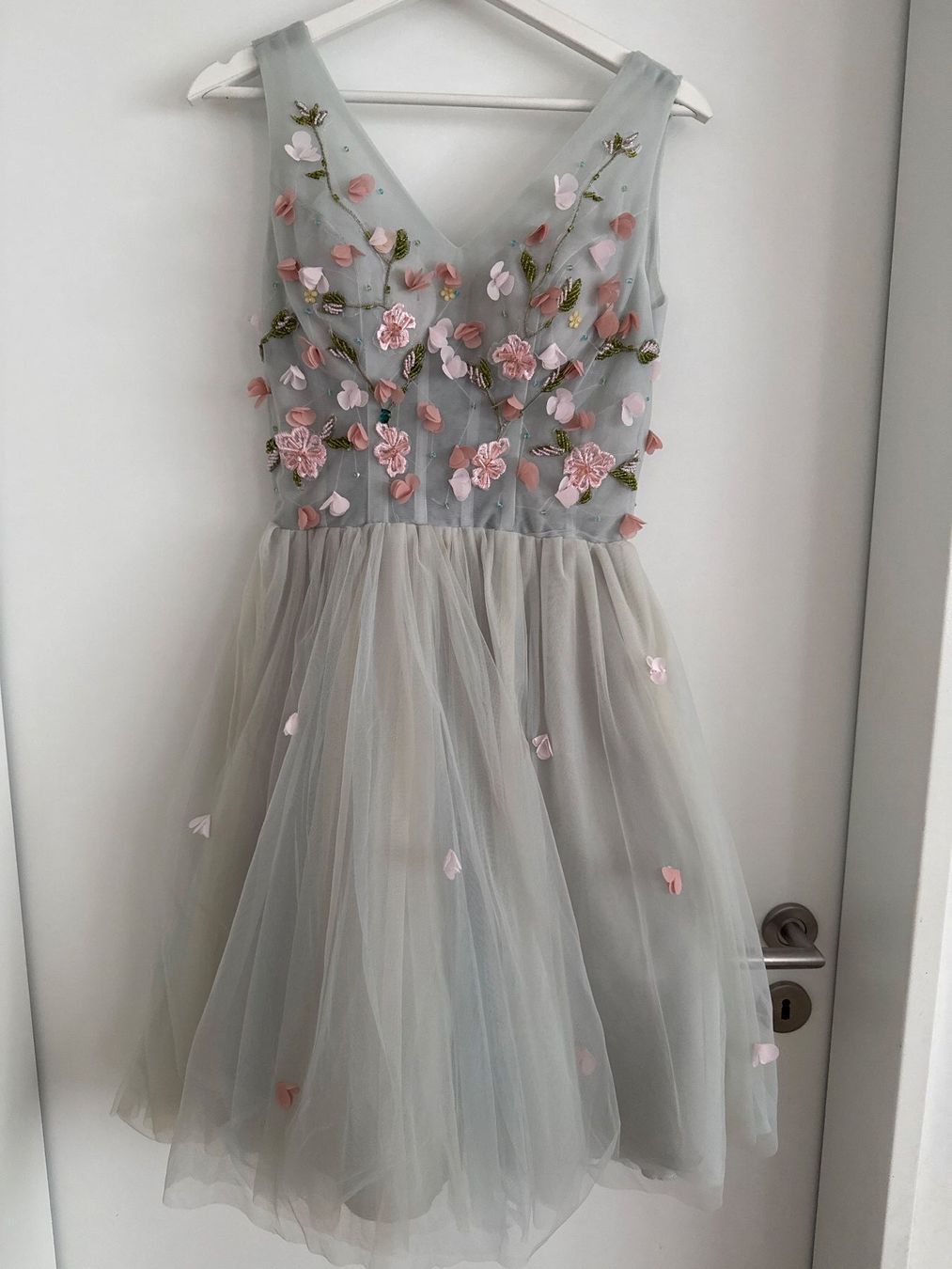 Robes: Wunderschönes Blumen Cocktailkleid Gr.34 – D'occasion à Schönenwerd par d.chiara