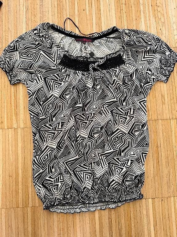 Camicette: Bluse Gr M und L – Usato da Menzingen venduto da lua123