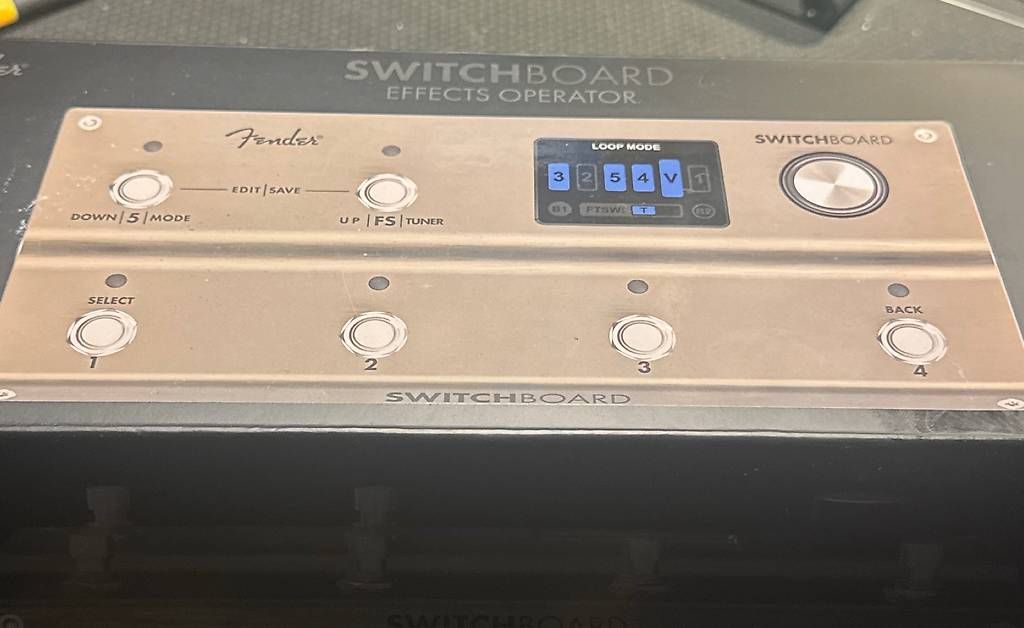 Strumenti musicali: Fender Switchboard Effects Operator  Wie neu – Usato da Winterthur venduto da Majerancio 2