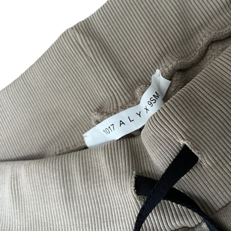 Hosen: Alyx 1017 9SM Sweatpants Trainerhose – Gebraucht aus Breitenbach von ven_c95h 1