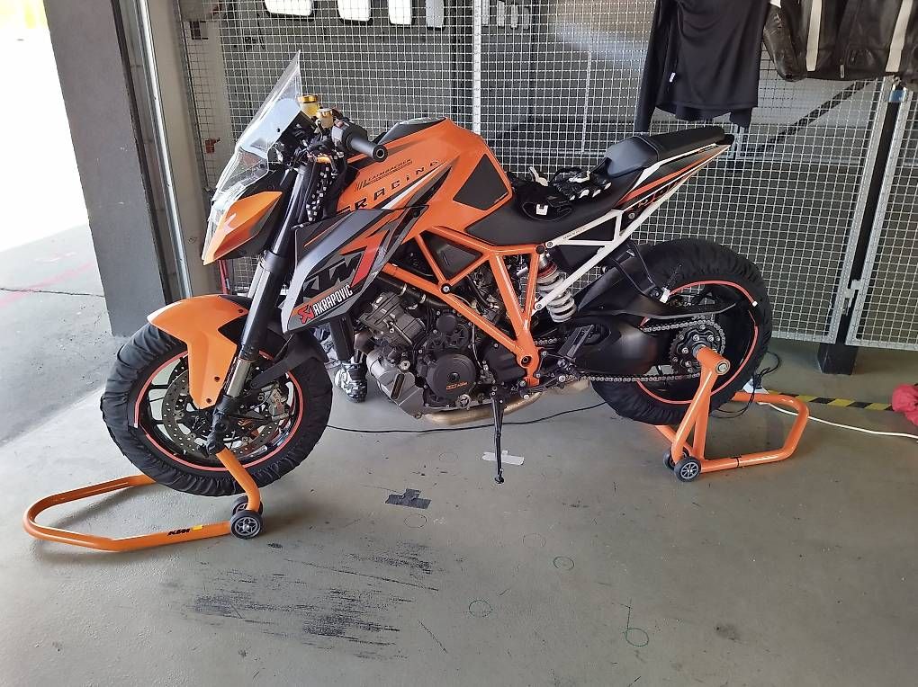 Strasse: KTM 1290 Super Duke R, ab MFK – Gebraucht aus Hombrechtikon von Raupy 4