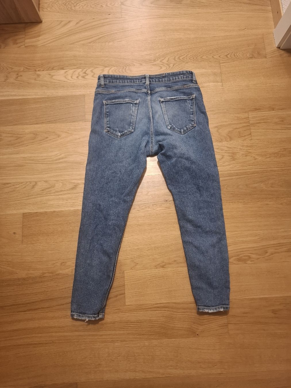 Zara Jeans: ZARA Jeans Grösse 44 – D'occasion à Münchenstein par Elnino2000 2