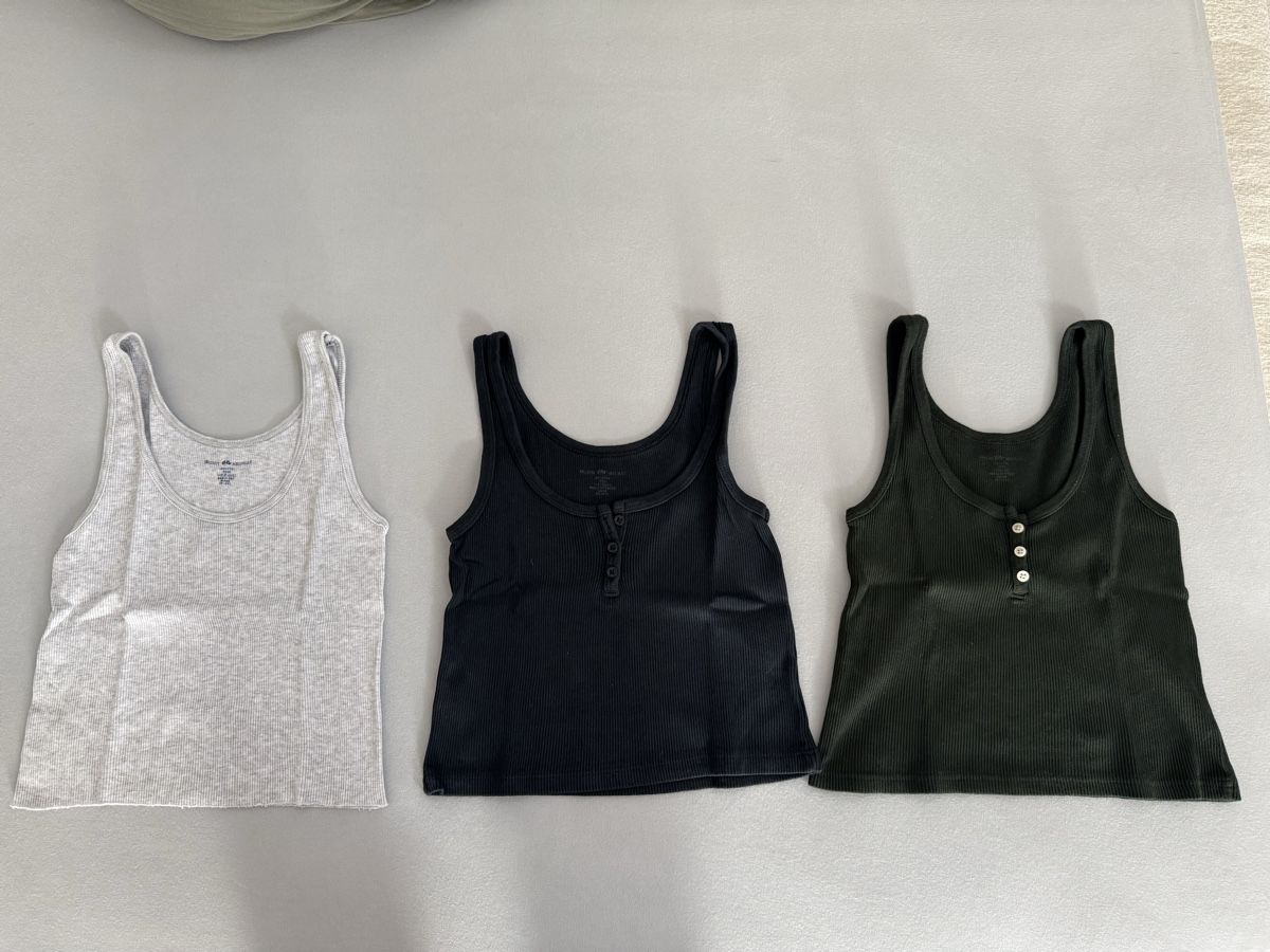 Lotti di vestiti: 6 x bauchfreie Damenshirts – Usato da Hausen am Albis venduto da Tuchen83