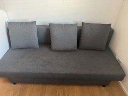 Tagesbett Sofa grau mit Kissen gebraucht