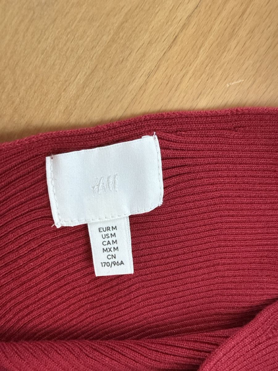 H&M Pullover & Sweatshirts: Damen Pullover H&M Rot Grösse M guter Zustand – Neu (gemäss Beschreibung) aus Oberrieden von Allesundanderes 1