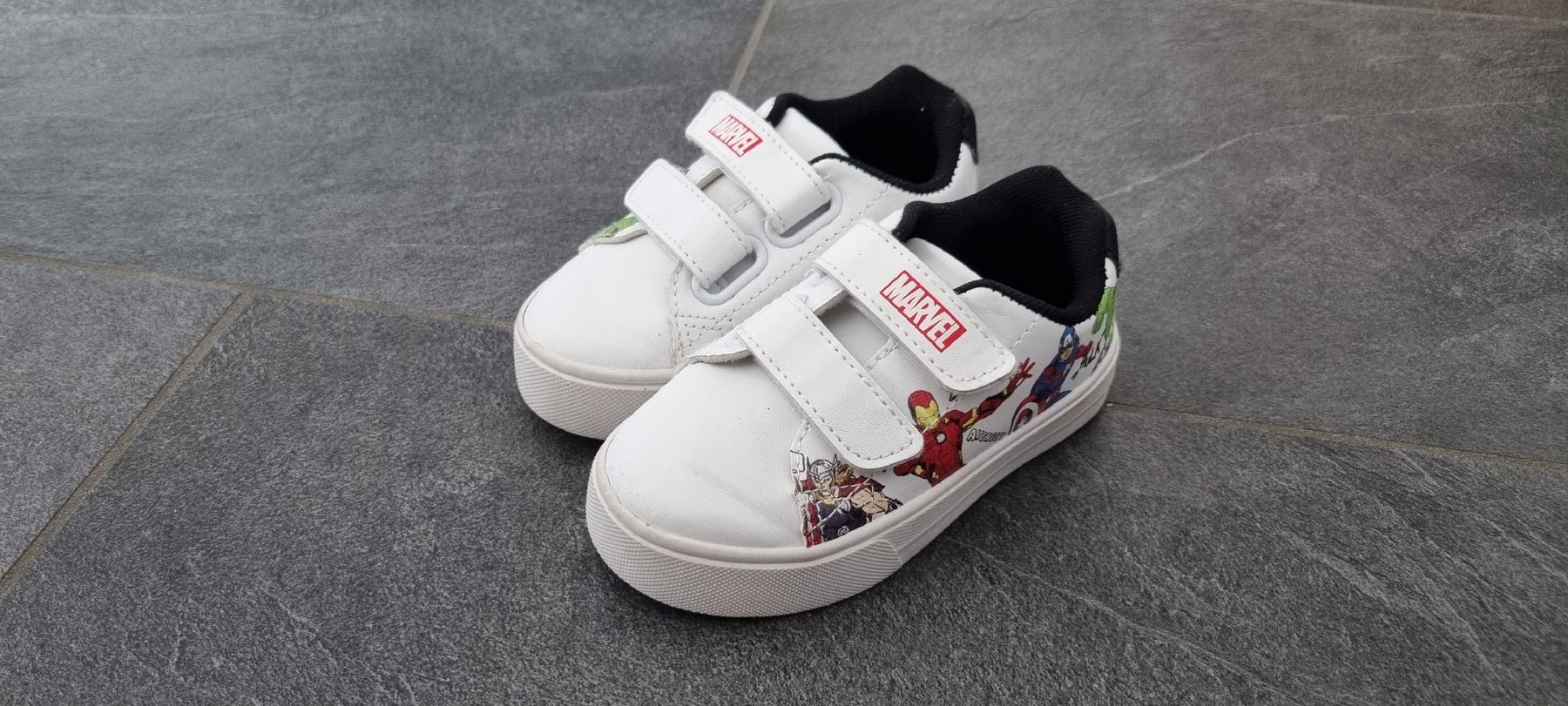 Scarpe per ragazzi: Marvel Avergers Turnschuhe Grösse 24 – Usato da Birmensdorf ZH venduto da borstenking