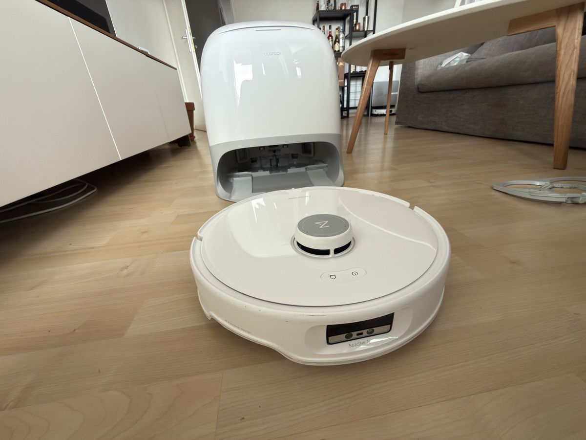 Roborock Aspirapolveri & Accessori: Roborock Qrevo Curv Saugroboter mit Absaugstation – Usato da Kloten venduto da zorn64 1