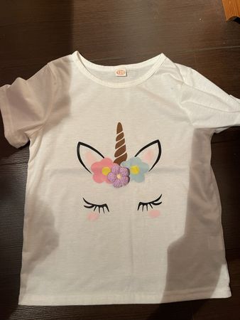 T-shirt licorne taille 120