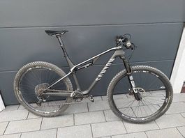 CANYON LUX CF6 Top XCO Fully