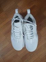 Adidas Sportschuhe, fast neu