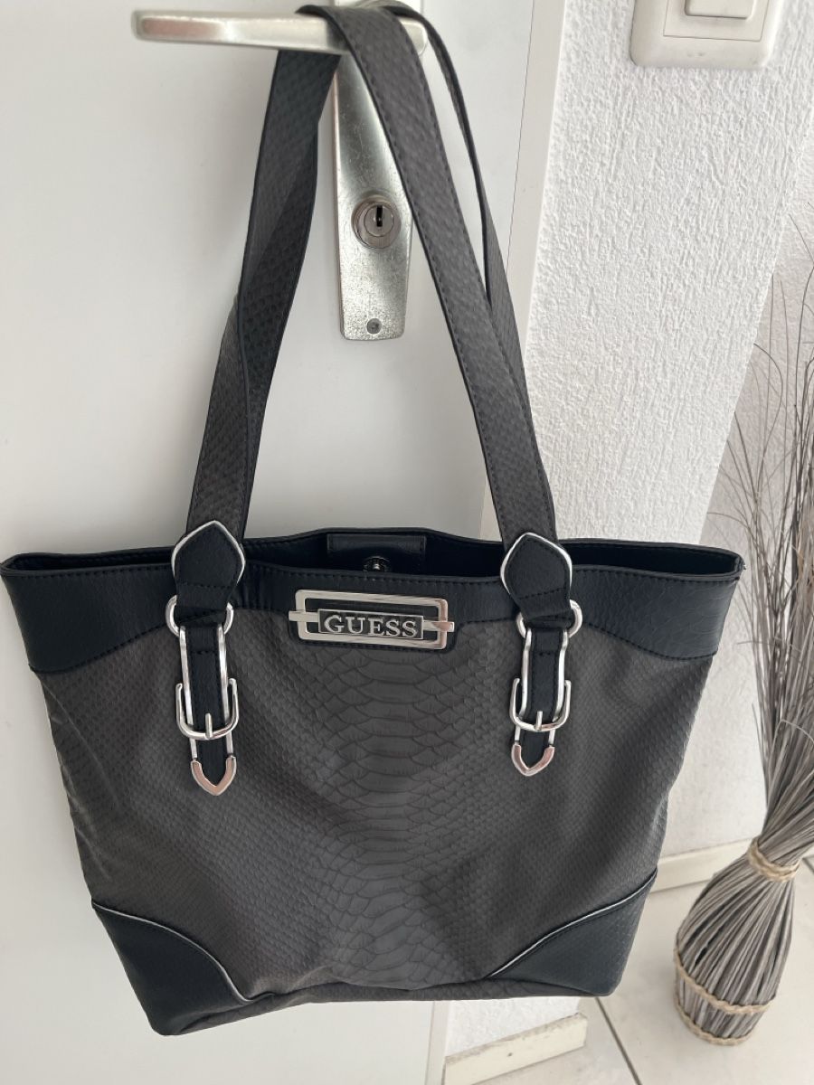 Guess Sacs femmes: Sac Guess  – Neuf avec emballage d'origine à Biel/Bienne par Leona15