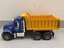Bruder MACK Granite Dump Truck