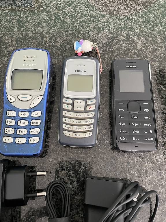 Handys / Smartphones: Retro Handys / 4 Stk. – Gebraucht aus ossingen von franco057 2