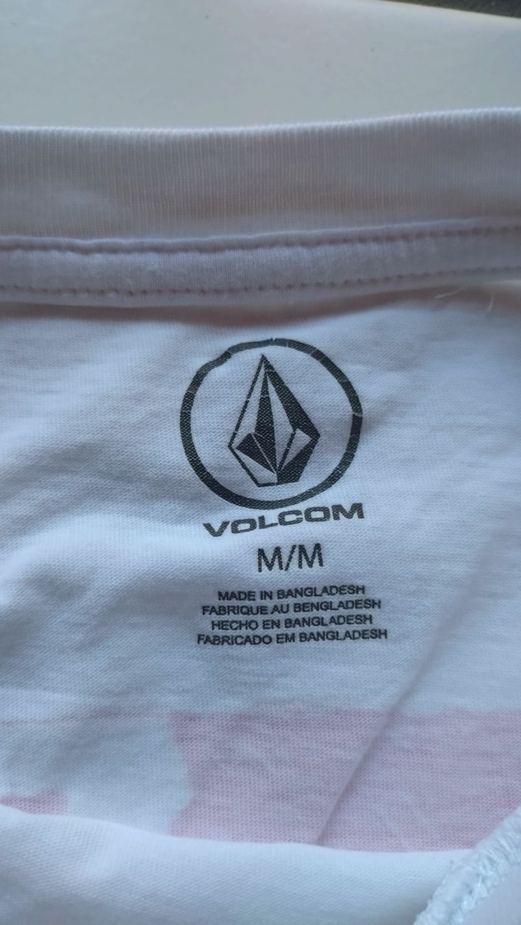 Volcom T-Shirts: Volcom Tshirt Burger Record Taille M – Gebraucht aus Farvagny-le-Grand von LaCaverne 2
