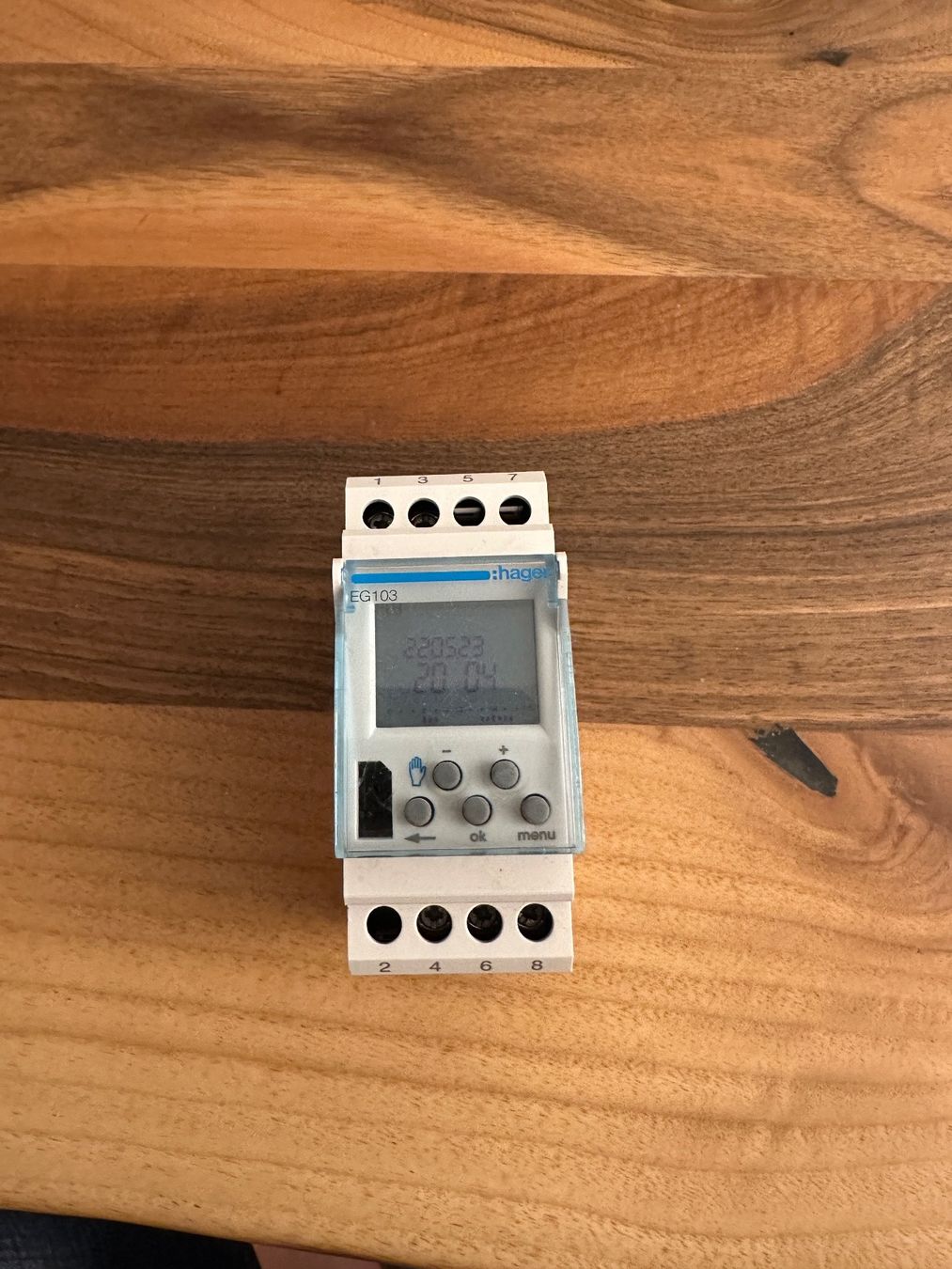 Hager Componenti elettronici: Hager Zeitschaltuhr – Usato da Goldau venduto da and_8tqf