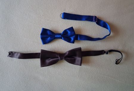2x schicke Fliege, braun & blau