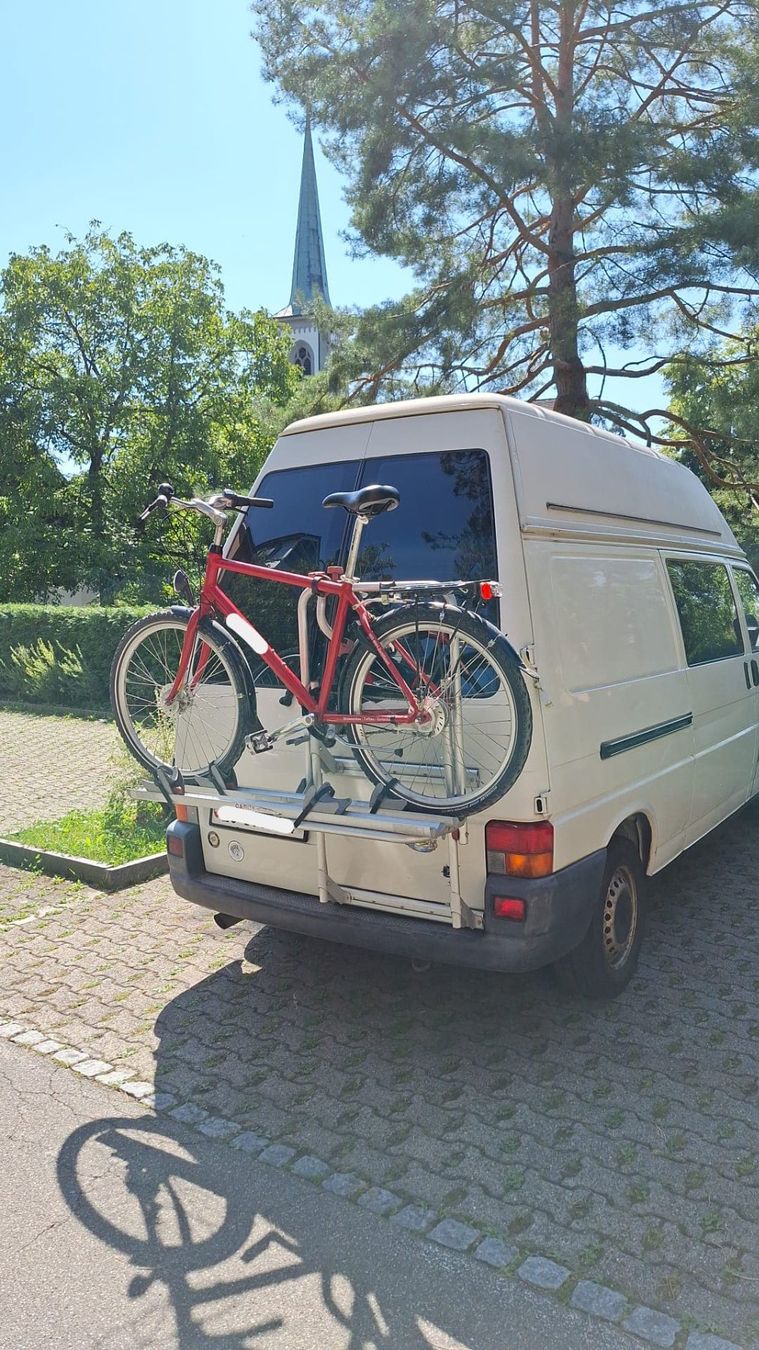 VW Veicoli da campeggio: VW T4 Hochdach 1999 Camper umgebaut – Usato da Baar venduto da bia_n8jj 3