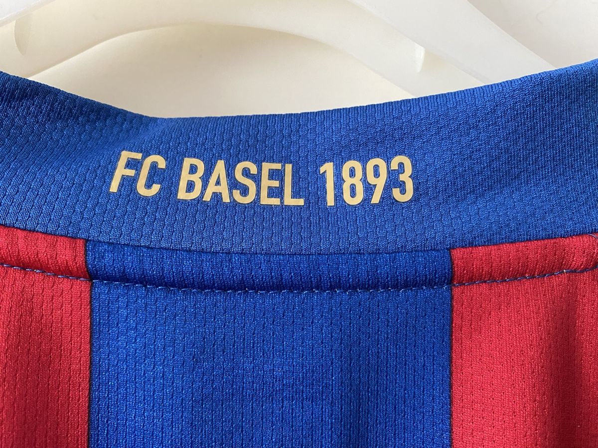 FC Basel Canottiere & Pantaloni: FC Basel Nike Trikot langarm  L – Nuovo (secondo la descrizione) da Allschwil venduto da Deal_Tiger99 4