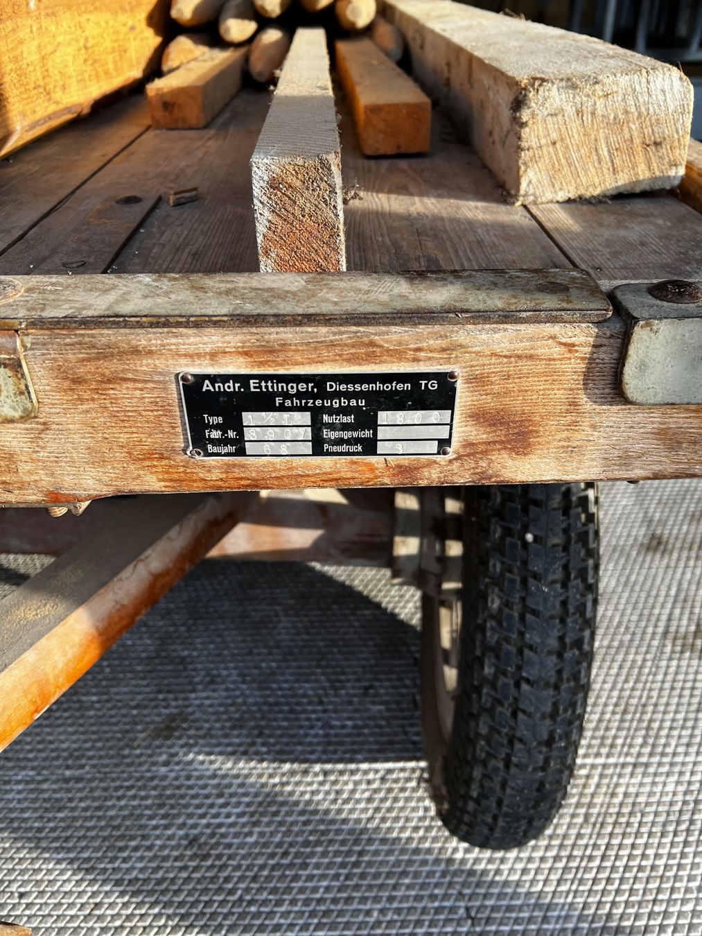 Rimorchi: Vierrad Wagen – Usato da Jenins venduto da Urzi0 1