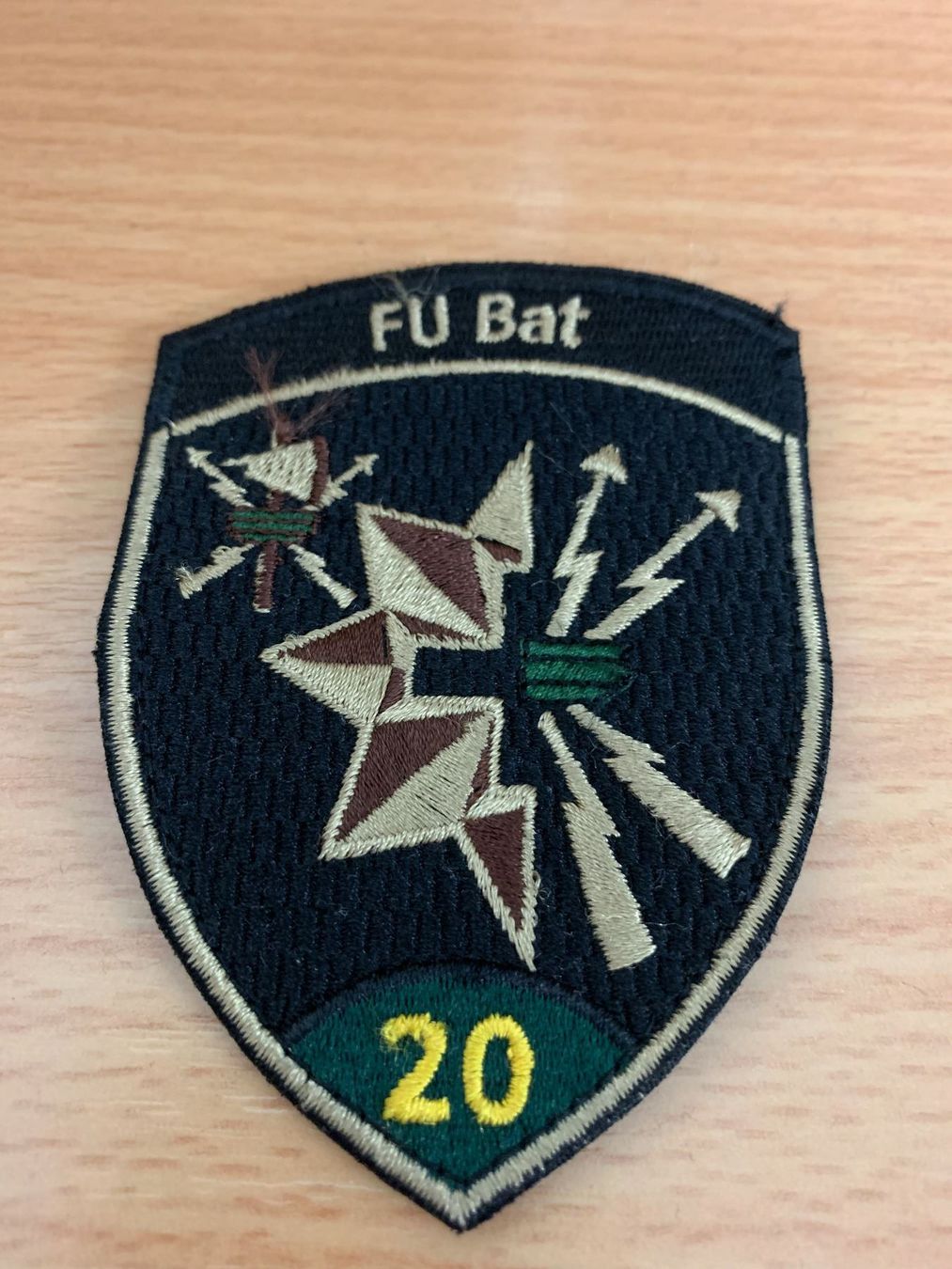 Plaquettes & Badges: Schweizer Armee Badge AXXI FU BAT – Neuf (Voir description) à Biberist par swiss-made