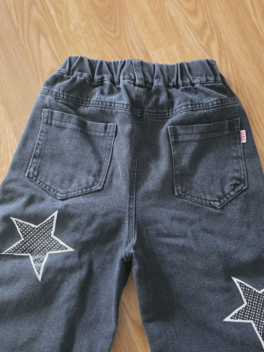Pantaloni: Mädchen Hosen Gr 140 – Usato da Tägerwilen venduto da XeniaH 7