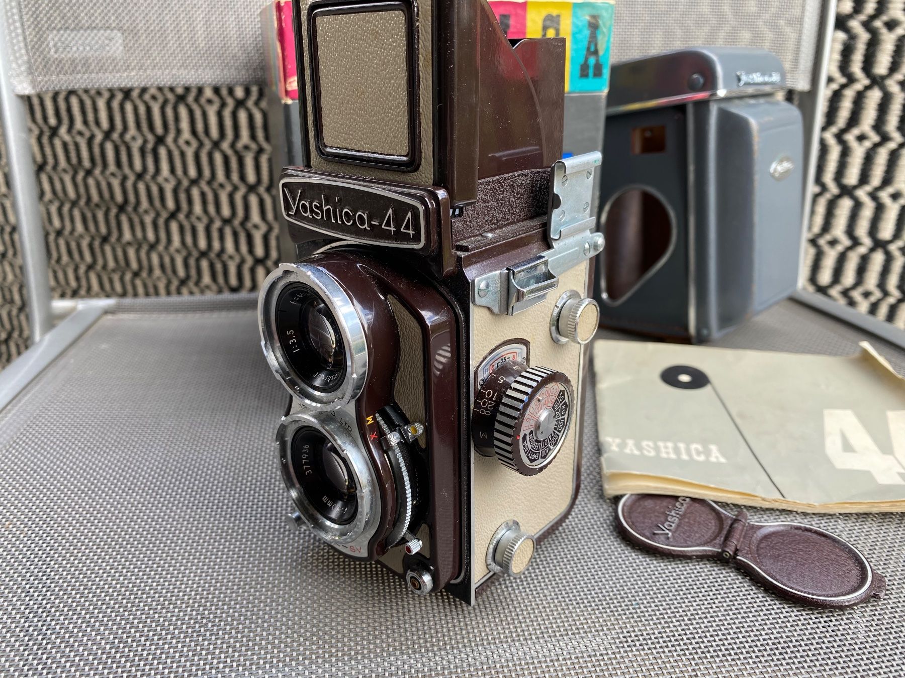 Yashica Fotocamera: Yashica-44 Kamera – Usato da Wirzweli venduto da Kreonides 4