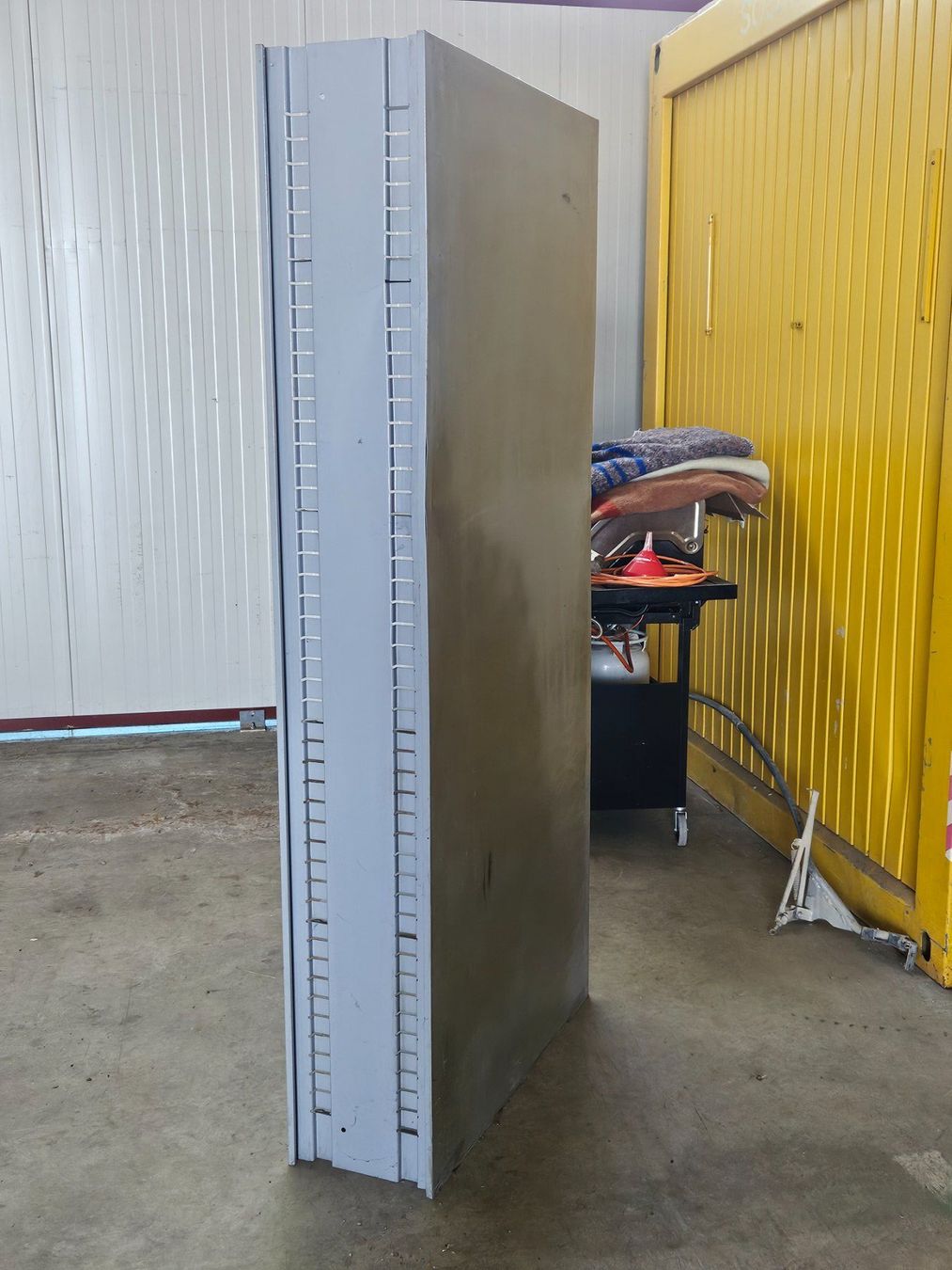 Regale: Blech Tablar Gestell 200x90  2Stk. – Gebraucht aus Recherswil von hubelmatt 1