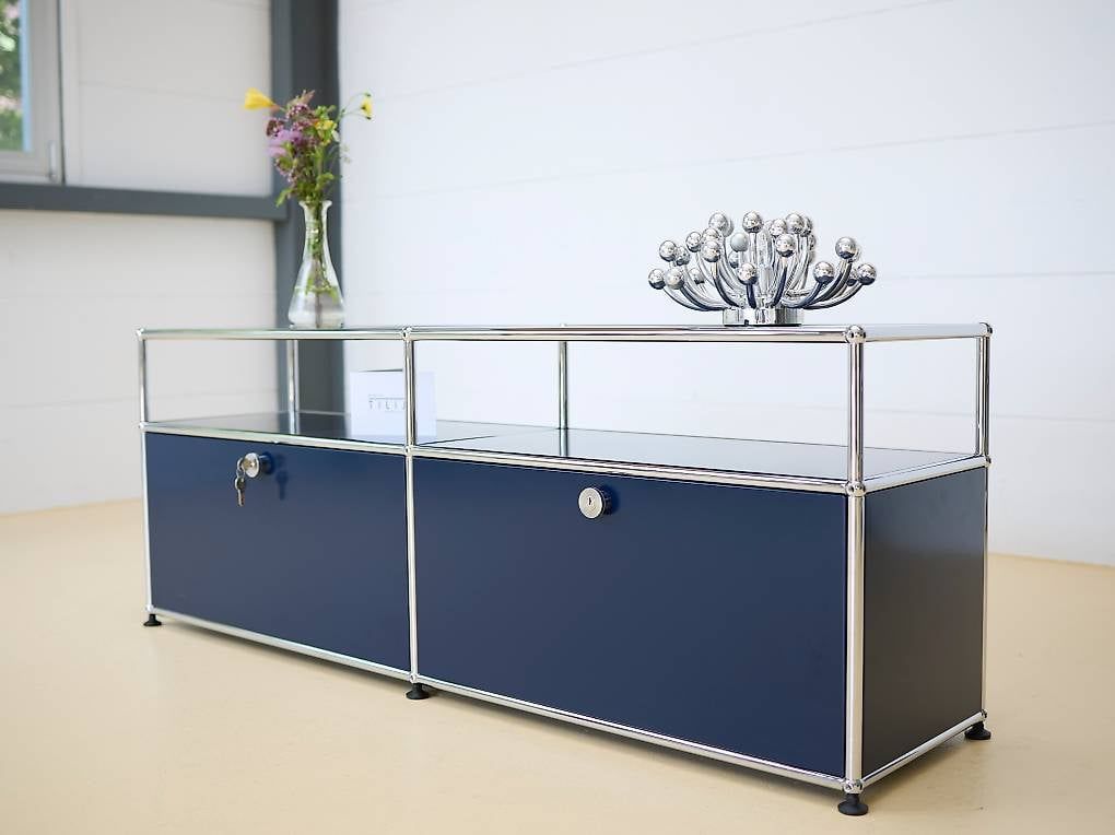 USM Mobili TV: USM Haller Lowboard Stahlblau – Usato da Meinisberg venduto da atelier_TILIJA 1